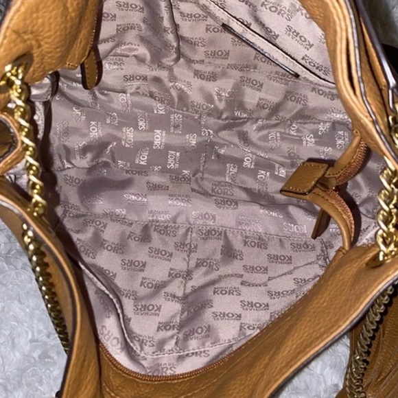 Michael Michael kors leather EUC Whip Stitching Tassel Gold hardware - Picture 8 of 17